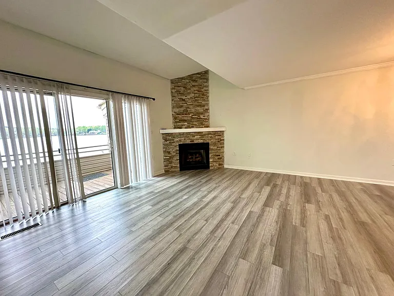 14051 Queens Harbor Rd — Photo 20