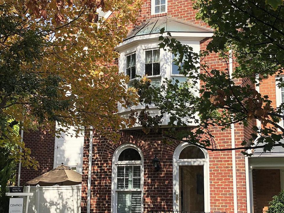 1st image of 971 Powhatan St