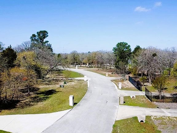 2nd image of 116 Pine Point Cv