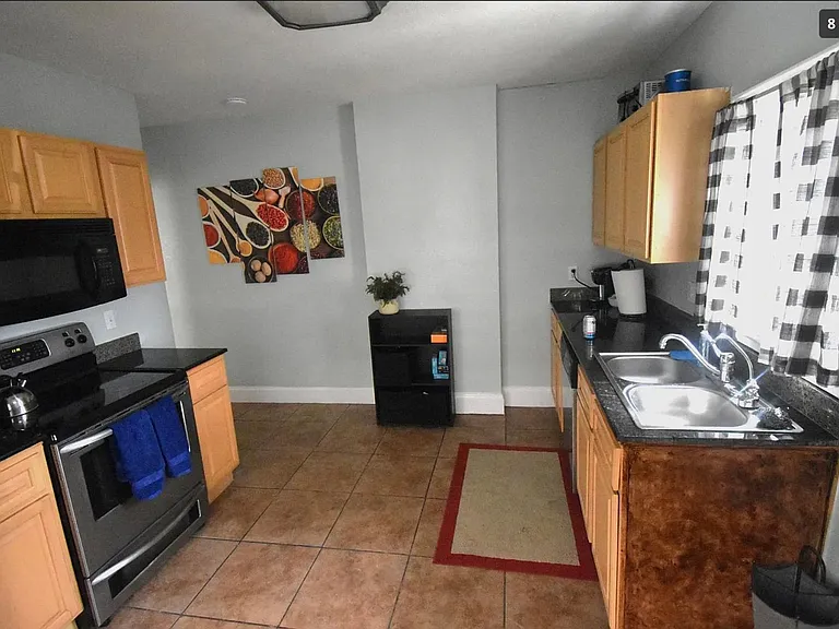 2475 Indianola Ave — Photo 8