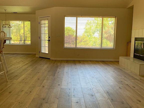 2nd image of 11240 Mountain View Ct
