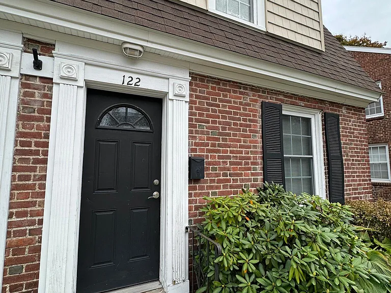 122 Raleigh Way — Photo 4