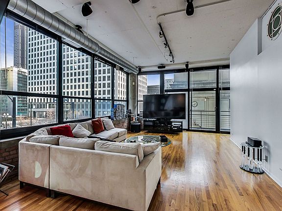 3rd image of 130 S Canal St APT 318