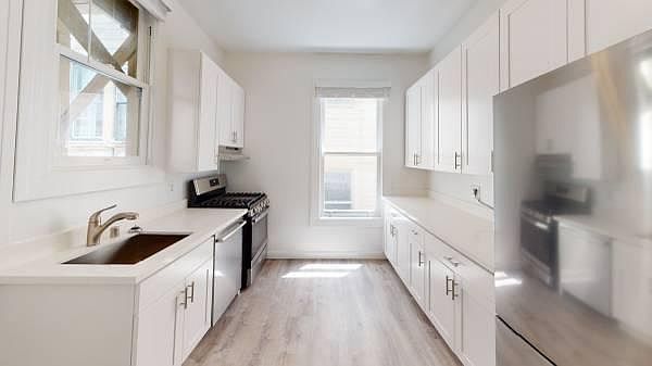 1st image of 428 Oak St #429