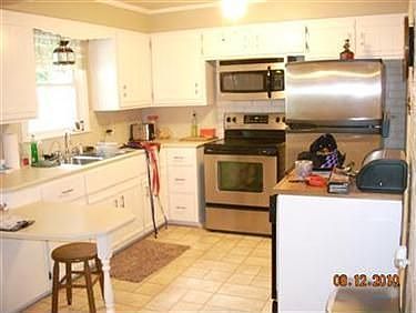 2nd image of 1002 Zander Dr