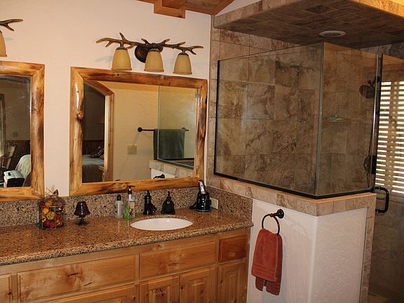5th image of 1829 Shady Ln