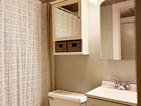 3rd image of 24 Norman St APT 203
