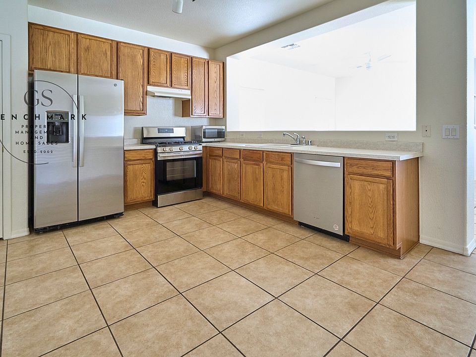 1st image of 4211 E Wading Pond Dr
