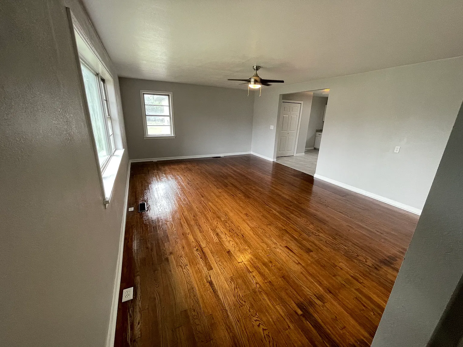 3700 N Redmond Ave — Photo 2