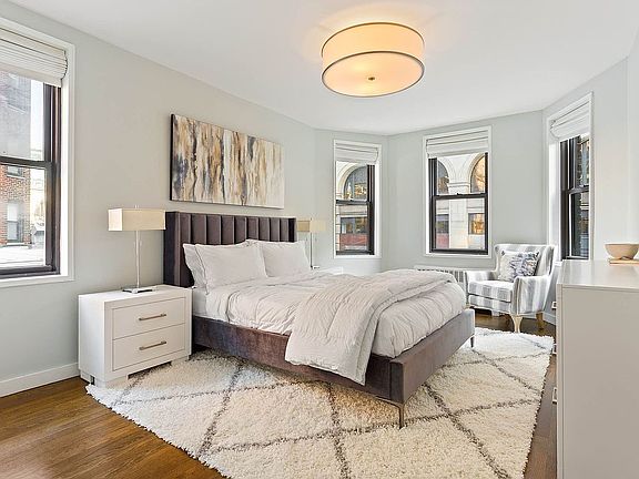 3rd image of 60 E 9th St APT 204