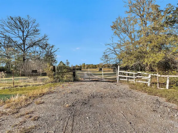 70 Mutt Young Spur, Huntsville, TX 77320