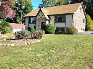 22 Grove Ave, North Providence, RI 02911