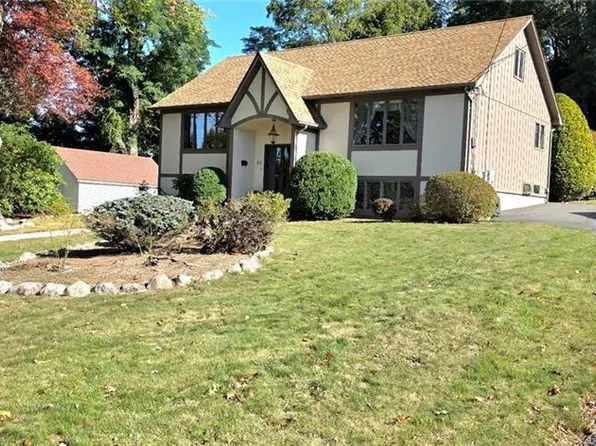 22 Grove Ave, North Providence, RI 02911