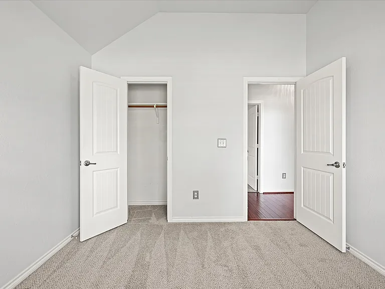 8725 Pikes Peak Rd — Photo 45