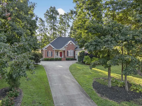 750 Ship Wreck Pl, Inman, SC 29349