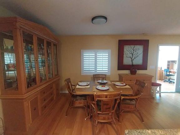 4th image of 821 Perimeter Park Cir #9