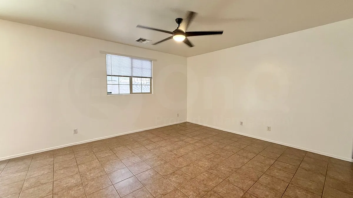 3 bed, 2.0 bath, 1426 sqft, $1,849 — Photo 3