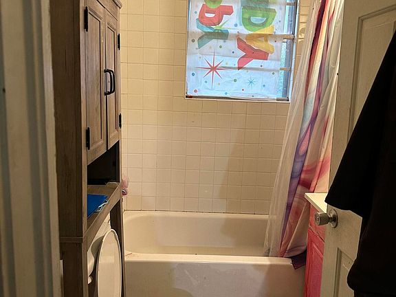 5th image of 501 E 7th Pl