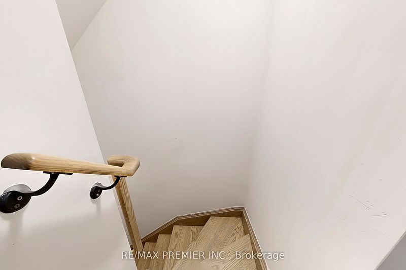 Toronto Townhouse for rent - 1 Bedroom — photo 16