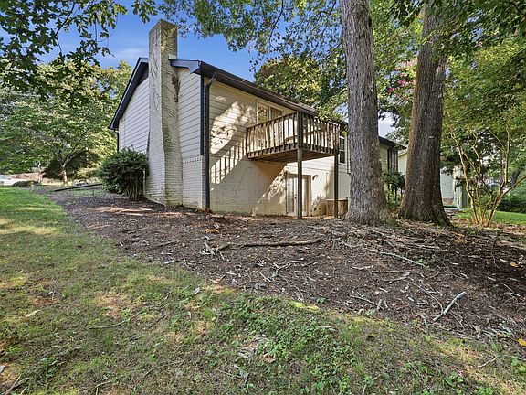 5th image of 988 Stone Crest Cir