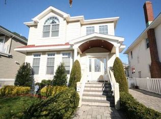 121 N Thurlow Ave, Margate, NJ 08402