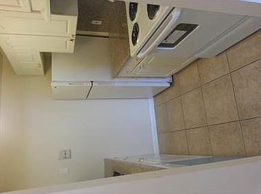3rd image of 2075 NE 164th St APT 1002