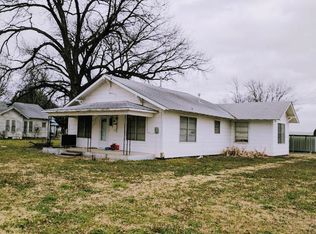 215 6th St, Terral, OK 73569