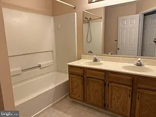 922 Glackens Ln — Photo 15