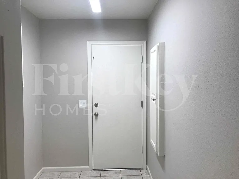 12925 N 73rd Ave — Photo 3