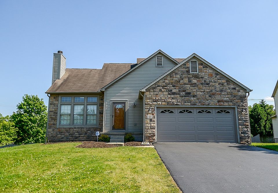 1st image of 377 W River Dr