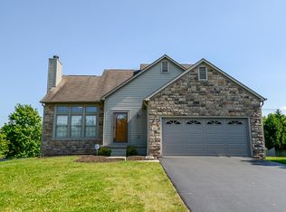 377 W River Dr, Grove City, OH 43123