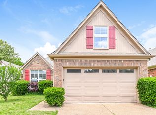 10182 Whitcomb Ln, Cordova, TN 38016