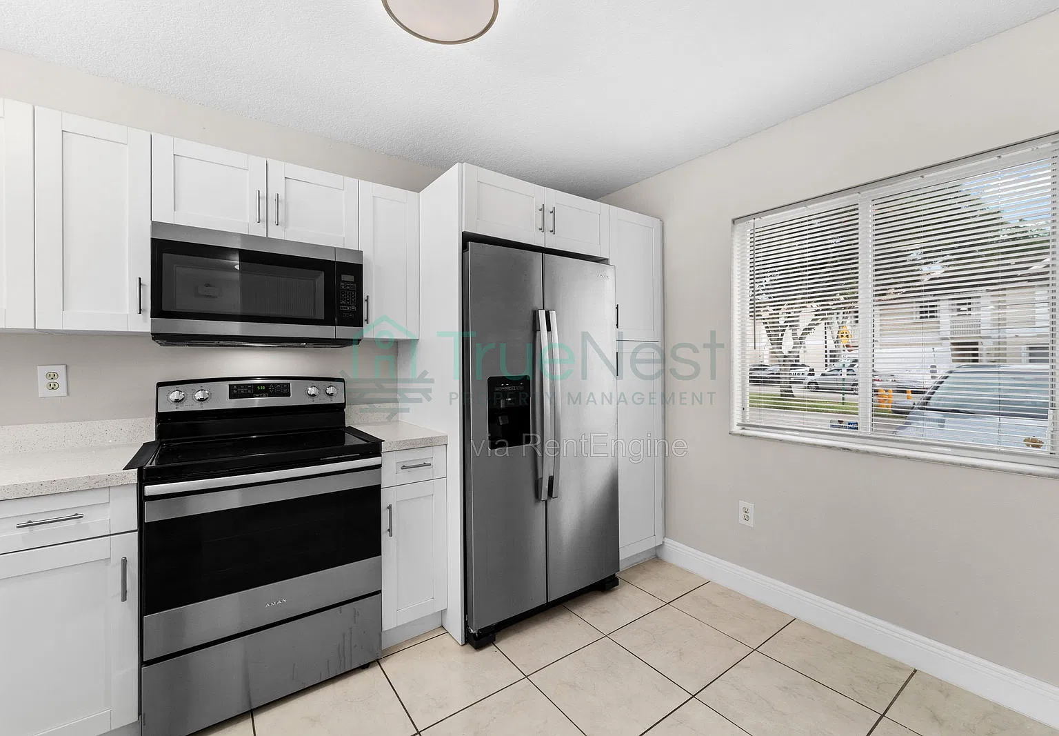 3 bed, 2.5 bath, 1319 sqft, $2,650 — Photo 3