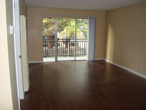 4th image of 25190 Cypress Ave APT 218