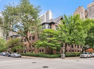 1235 N Astor St #3N, Chicago, IL 60610