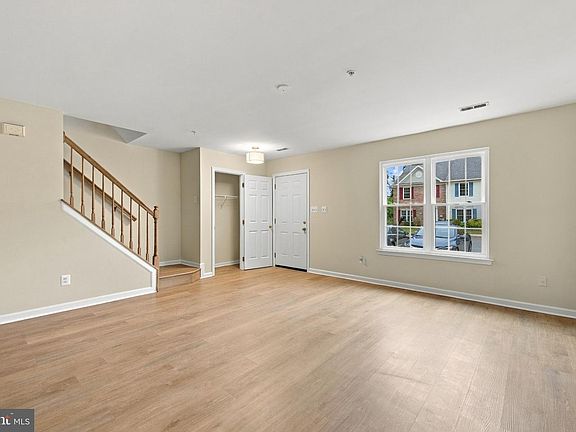 5th image of 41 Chartwell Ct