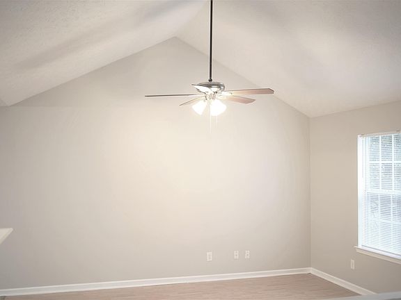 5th image of 4805 Remington Dr
