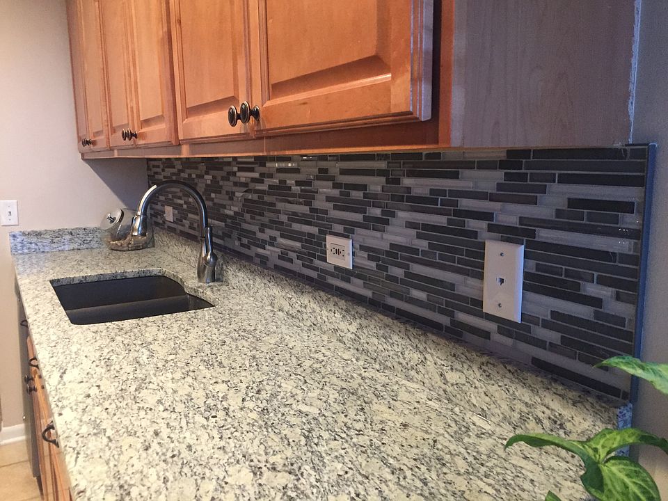 1st image of 6010 Oakwood Dr APT 6L