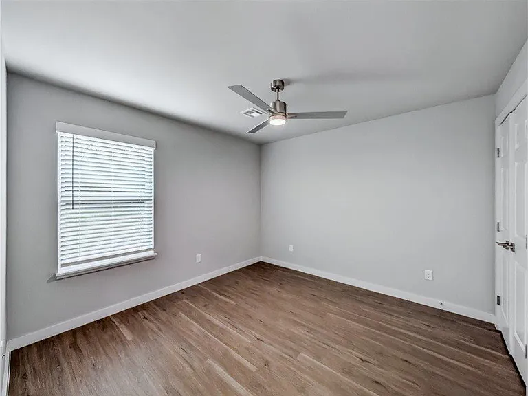 6405 NW Kathleen St — Photo 11