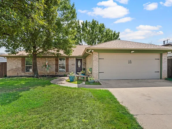 425 Glenwood Ter, Hurst, TX 76053