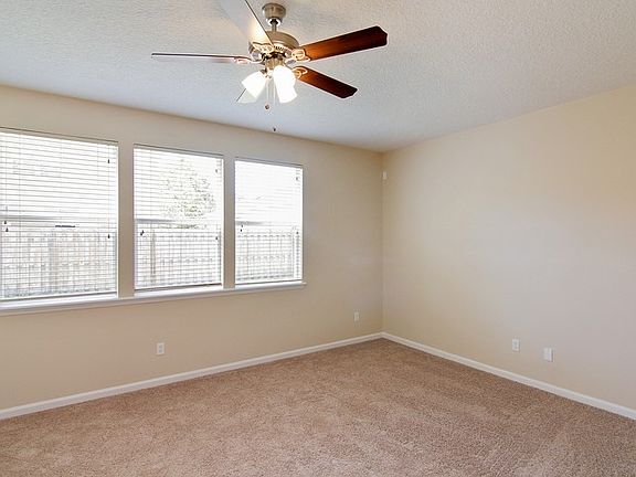 4th image of 781 Rembrandt Ave