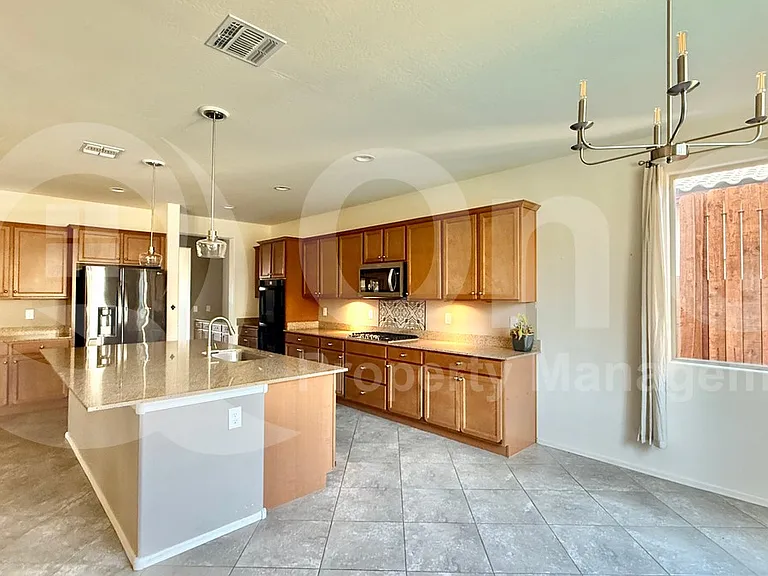 22933 E Silver Creek Ln — Photo 5