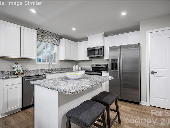 3rd image of 11013 Rococo Ln