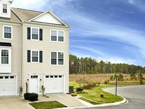 Building Photo - 35829 S Gloucester Cir