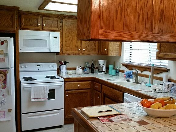 3rd image of 3016 Carlson Dr