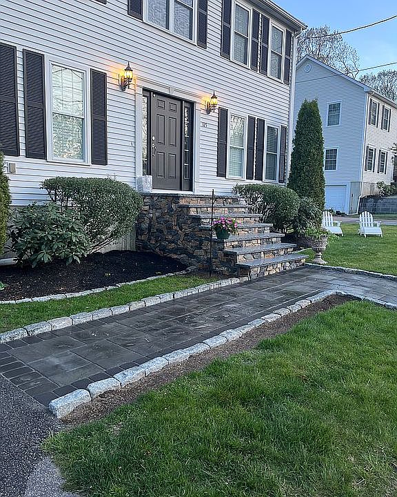 2nd image of 125 Plantation Cir
