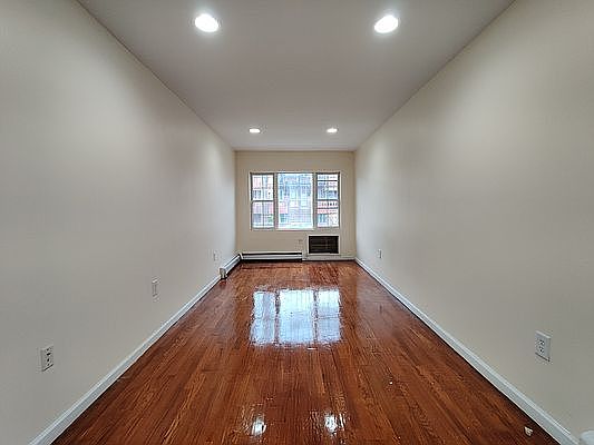 3rd image of 716 E 96th St #2A