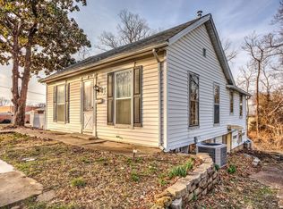 8 E Gray St, Newburgh, IN 47630