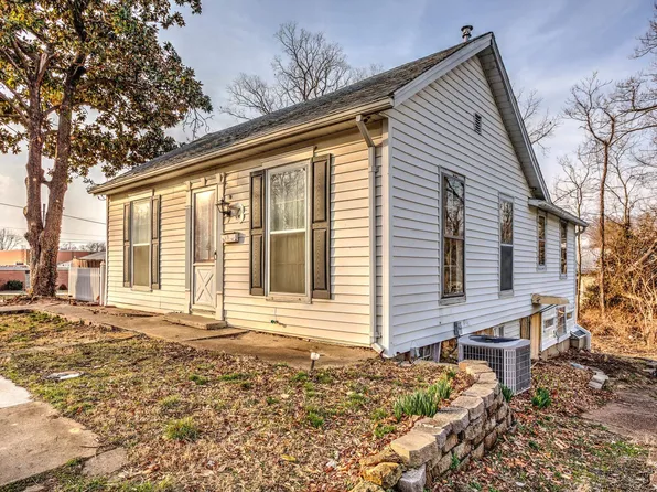 8 E Gray St, Newburgh, IN 47630