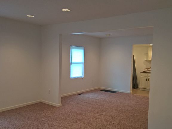 3rd image of 3275 Winthrop Ave